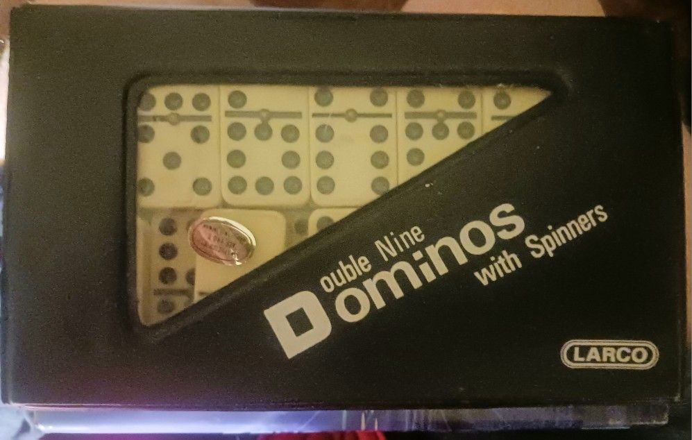 Real Nice 1979 Larco 55 Tiles Dominos Set With Spinners.. Like New...