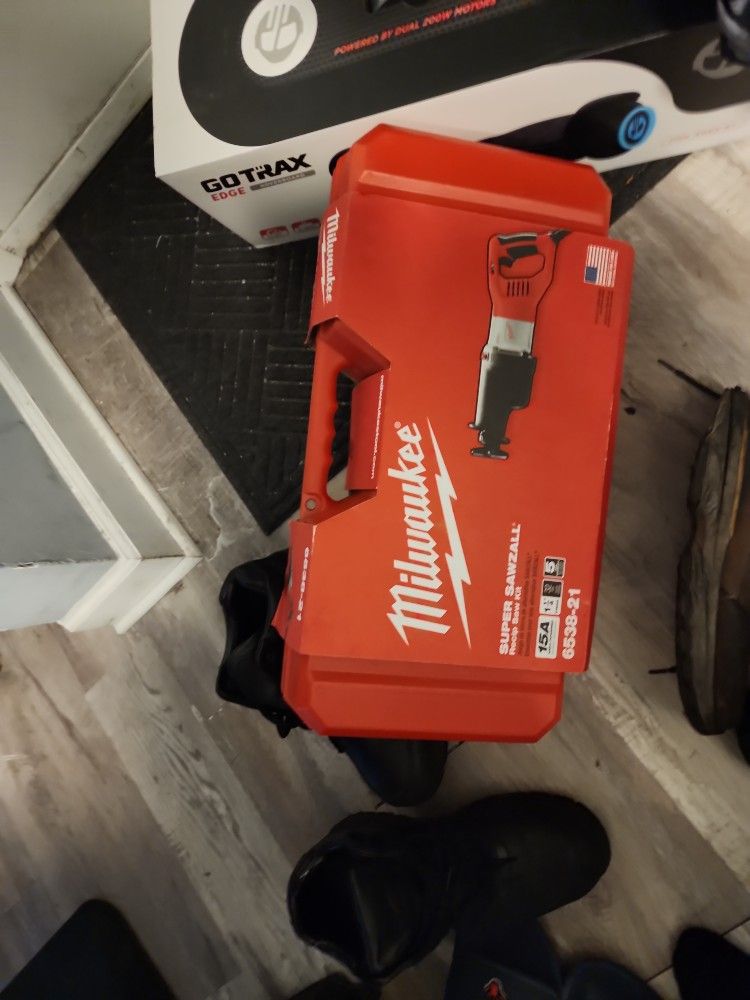 Milwaukee M18 SuperSawSall New