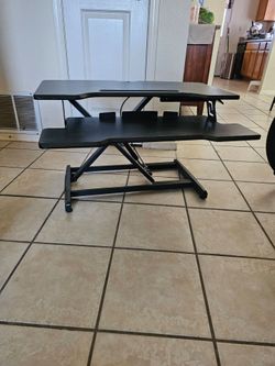 Standing desk (eastside)