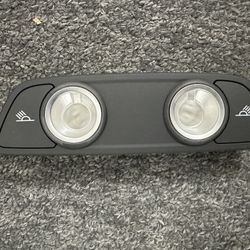 ✅ OEM Audi Interior Door Handle Trim with Ambient Light – 4M0 947 111 / 8W0 947 111