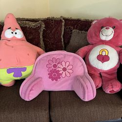Giant Stuffed Animals And Bed Rest Pillow