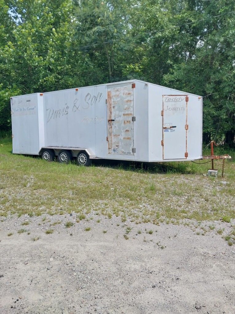 24' Enclosed Trailer