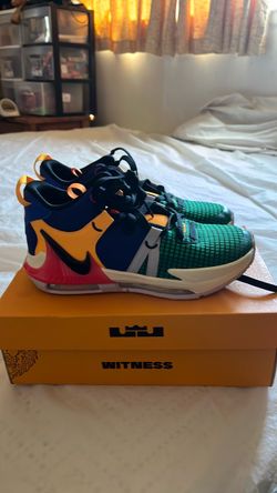 LeBron witness VII size 5y