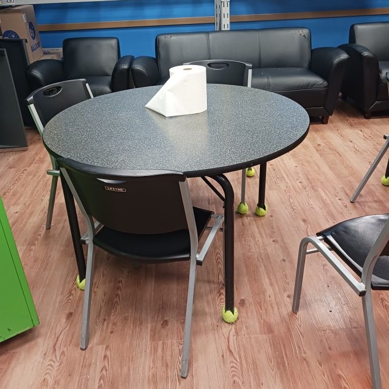 Breakroom Tables & Seating Equipment