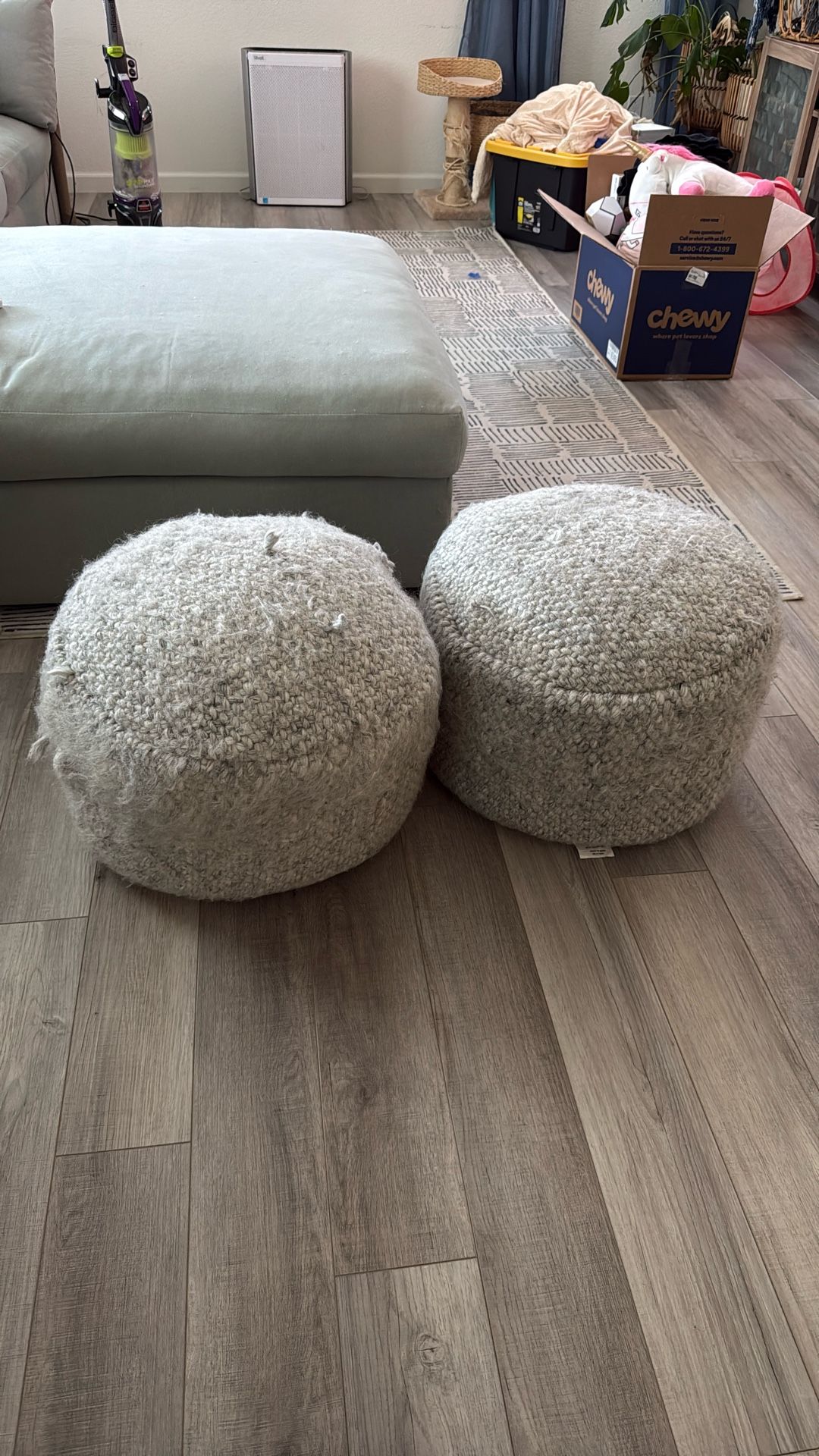 2 Poufs