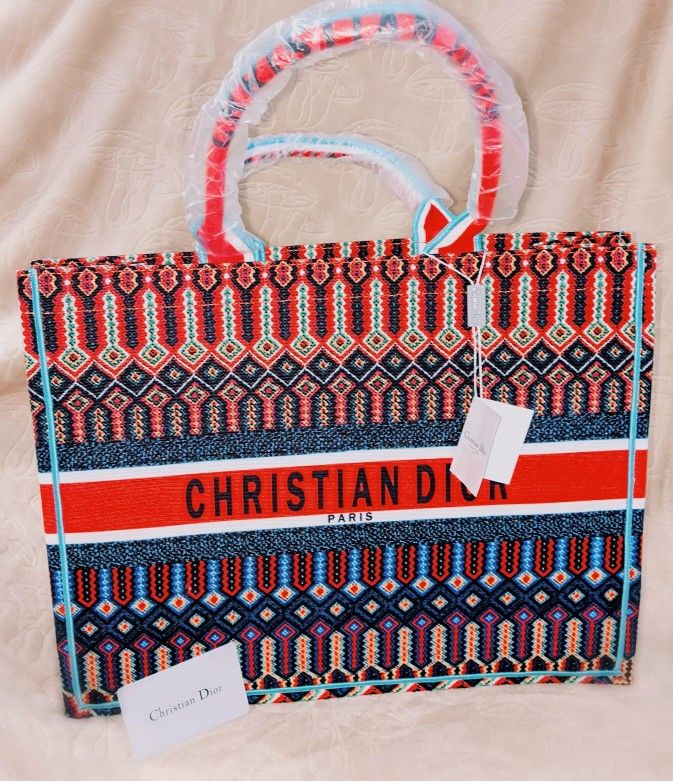 Christian Dior Bag for Sale in Hialeah Gardens FL OfferUp