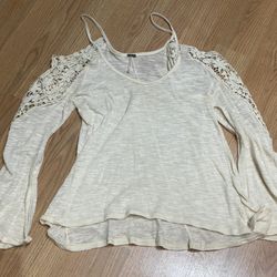 Lace Sleeve Cold Shoulder Top 