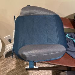 Hiccapop Uber post Inflatable Booster Seat