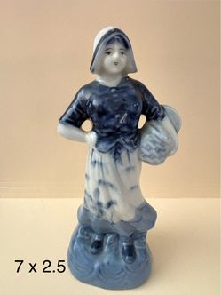 Vintage Dutch Girl figurine misc