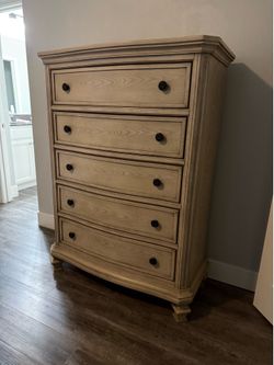 Very Solid Dresser