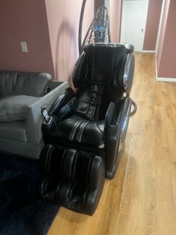 Zero Gravity Osaki Massage Chair!!