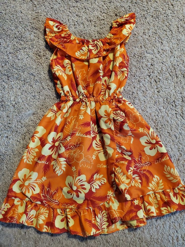 Girls Hawaiian Dress. Around 4t-4/5 cute for Moana Halloween costume or dress up Hawaii vacation