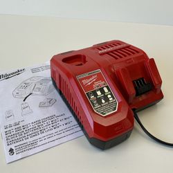 Milwaukee M12 and M18 12-Volt/18-Volt Lithium-Ion Multi-Voltage Rapid Battery Charger