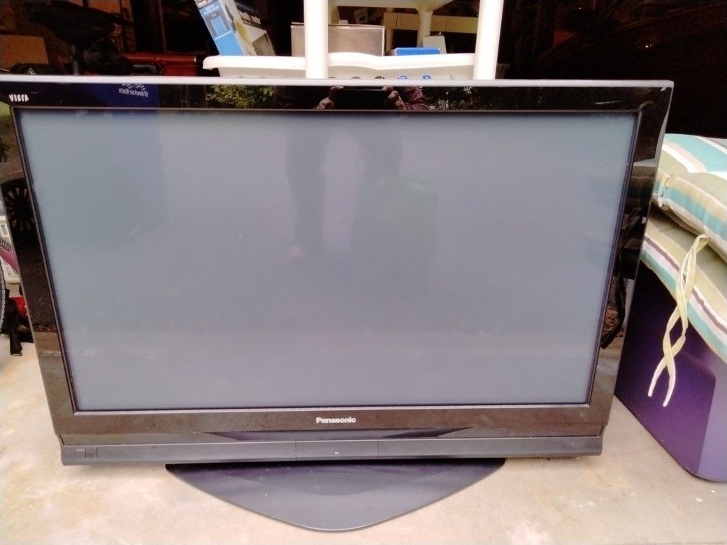 TV - 42" Panasonic