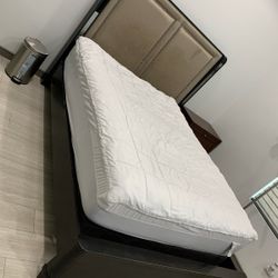 QUEEN SIZE BED
