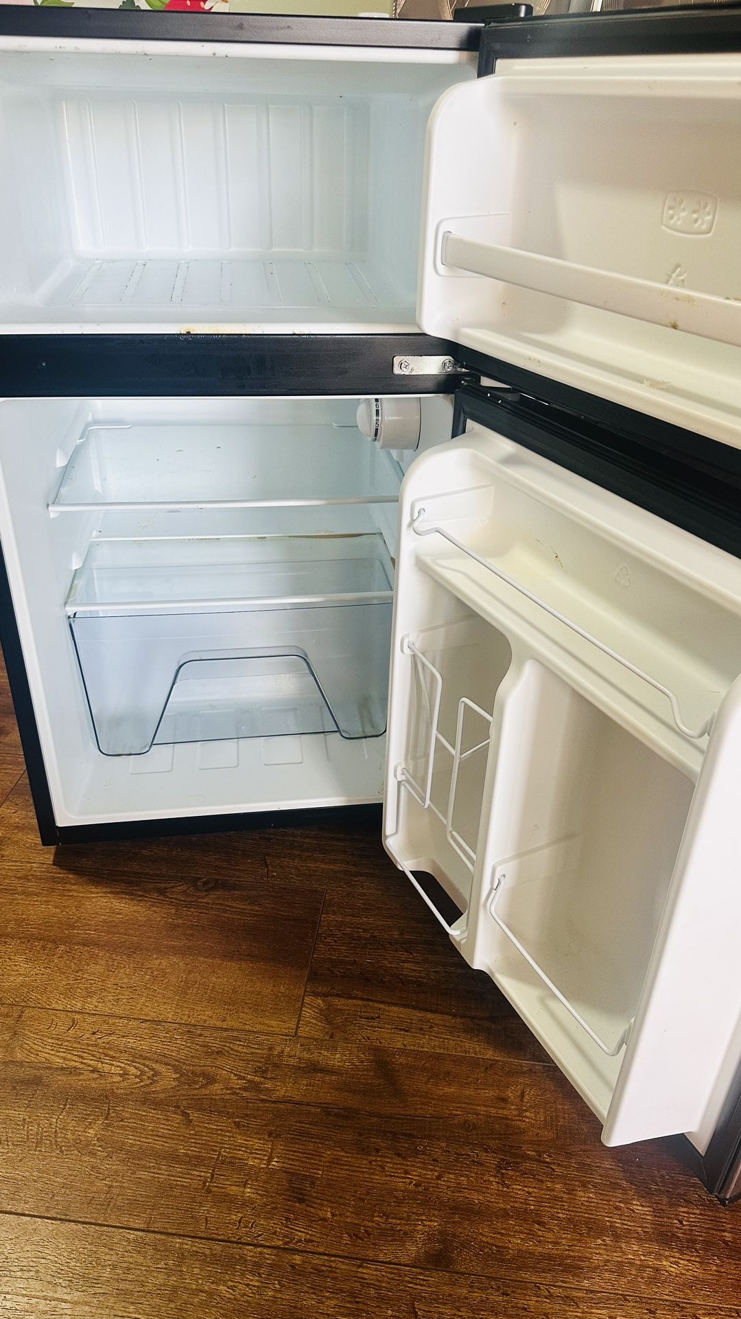 Small Refrigerator 3.1 Cu Ft