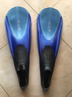 Idea Technisub Fins ( Made In Italy ) ( NEW ) Size 44-45( 9 1/2-10 1/2 )