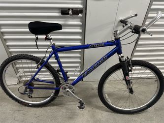 Raleigh bicycle 26” like  ew $120 firm