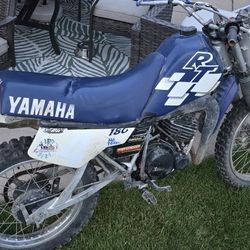 Dirtbike Yamaha RT 180