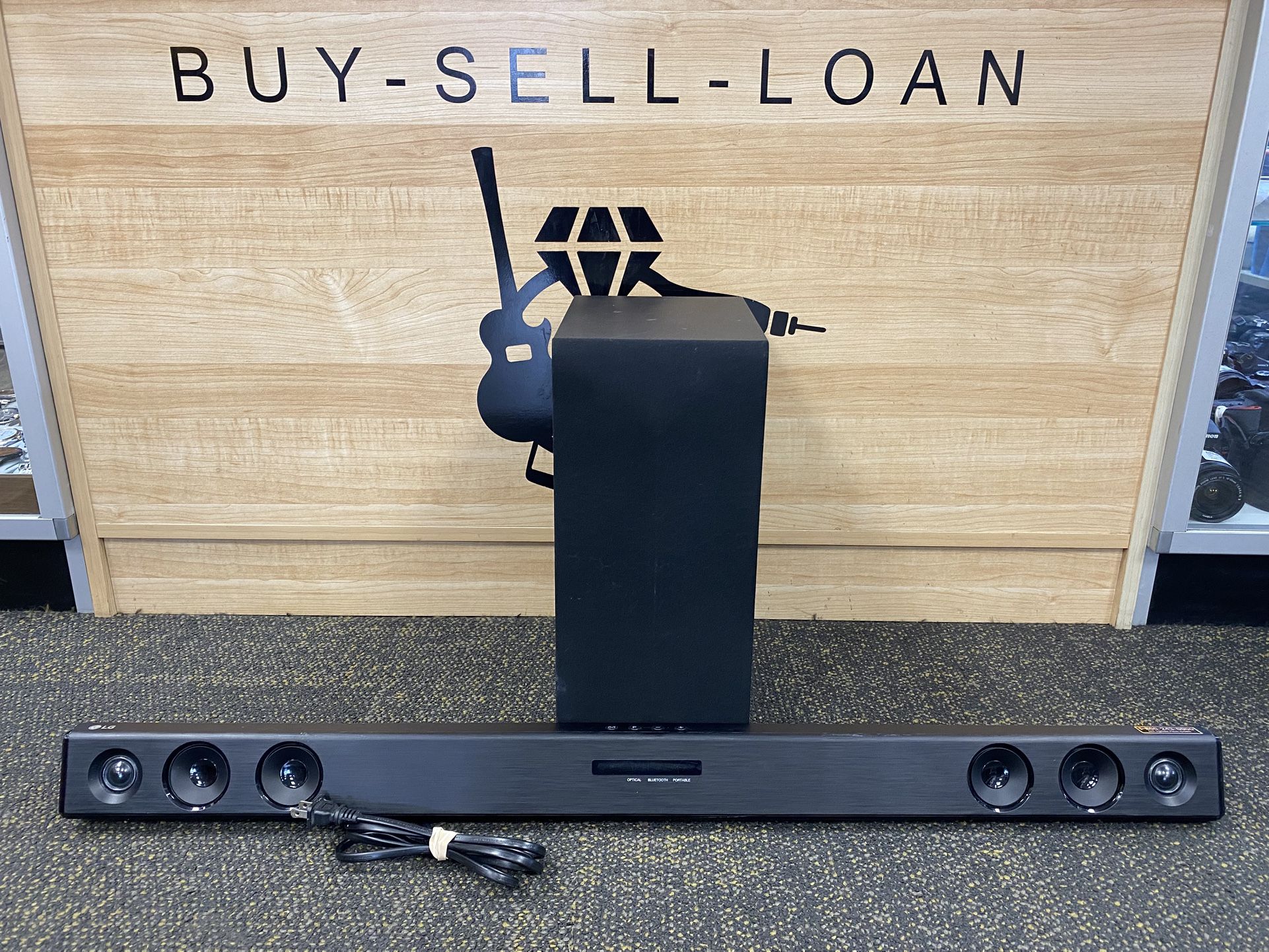 LG LAS454 2.1 channel 300W Sound Bar with Wireless Subwoofer