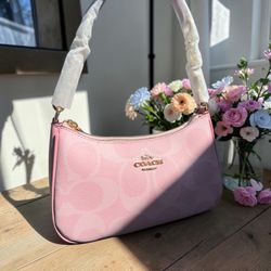 Coach Pink Leather Shoulder Bag – Like New, Trendy & Chic ✨