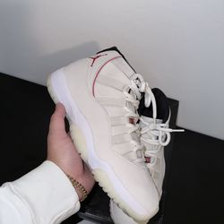 Jordan 11 platinum tint