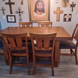 Table with 6 chairs