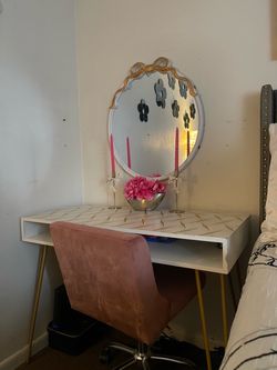 Vanity with chair and decor included