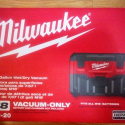 Milwaukee M18 2 Gallon Wet/Dry Vacuum 