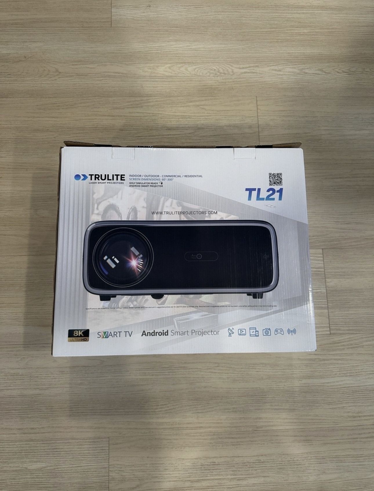 TruLite TL21 8K Projector -New- Smart Projector w/ Titan TNS-72 Projector Screen