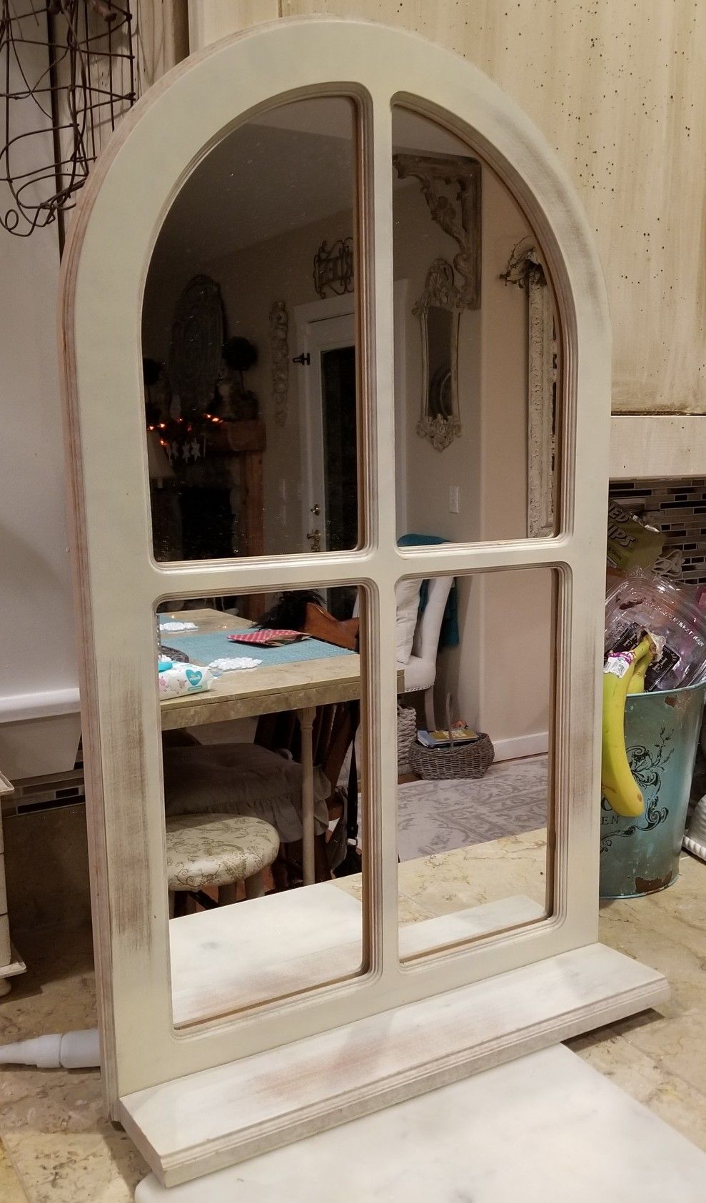 Darling cream window mirror, with shelf