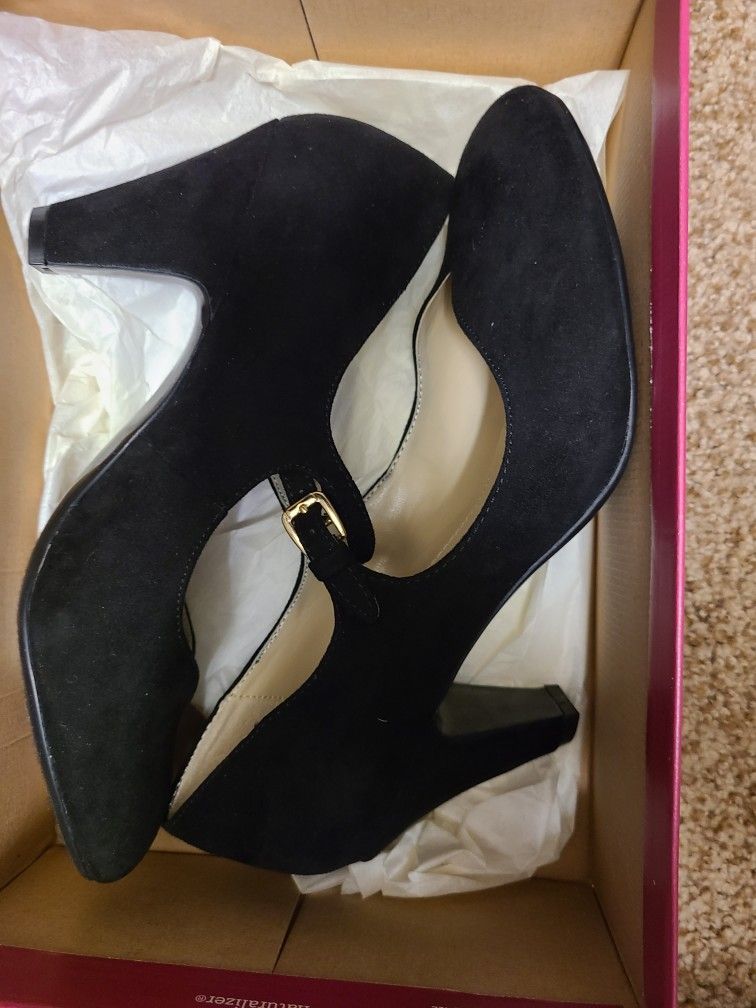 Naturalizer Pumps Size 8