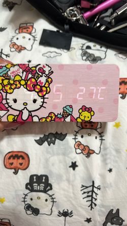 Hello Kitty Clock
