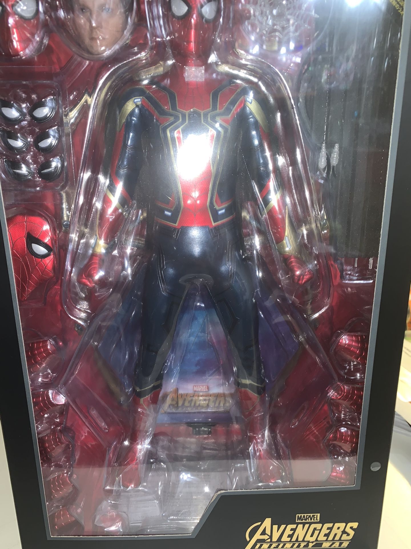Hot toys iron spider avengers infinity war Disney marvel