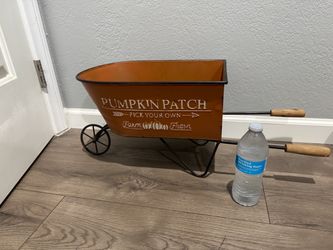 Fall thanksgiving wheelbarrow
