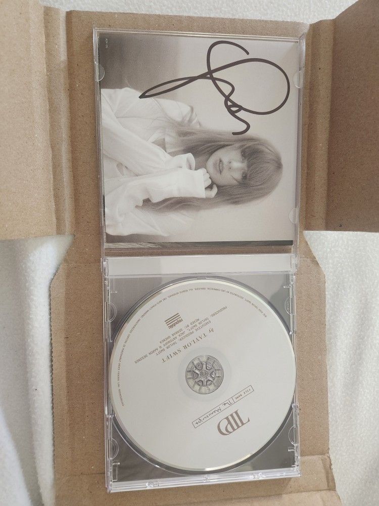 Tortured Poets Department CD + Bonus Track The Manuscript With Hand Signed Photo