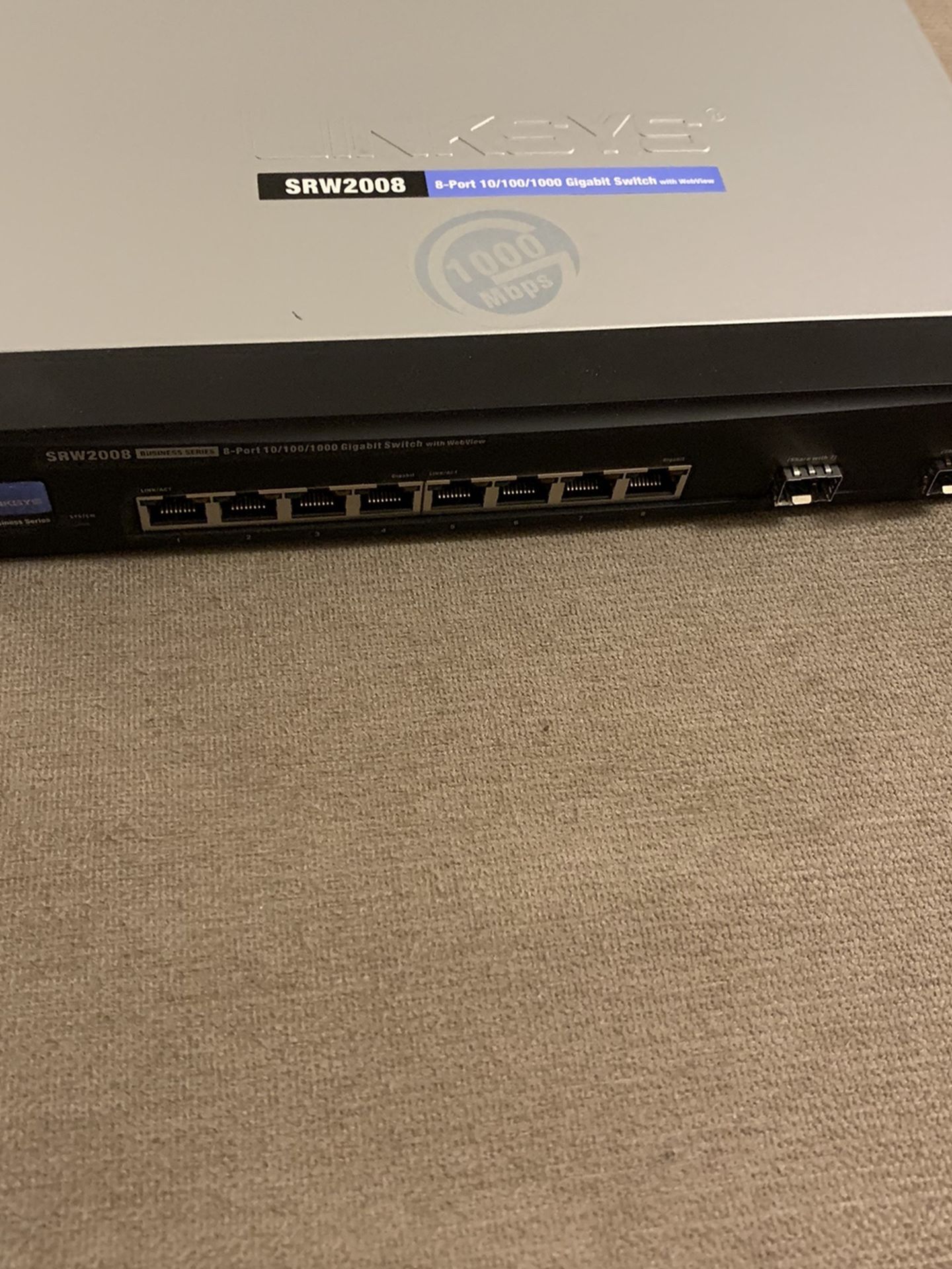 Linksys SRW2008 8 port gigabit switch