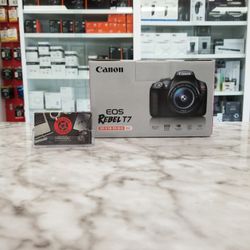 Canon EOS Rebel T7 Kit