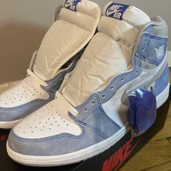 Size 13 - Jordan 1 Retro OG High Hyper Royal