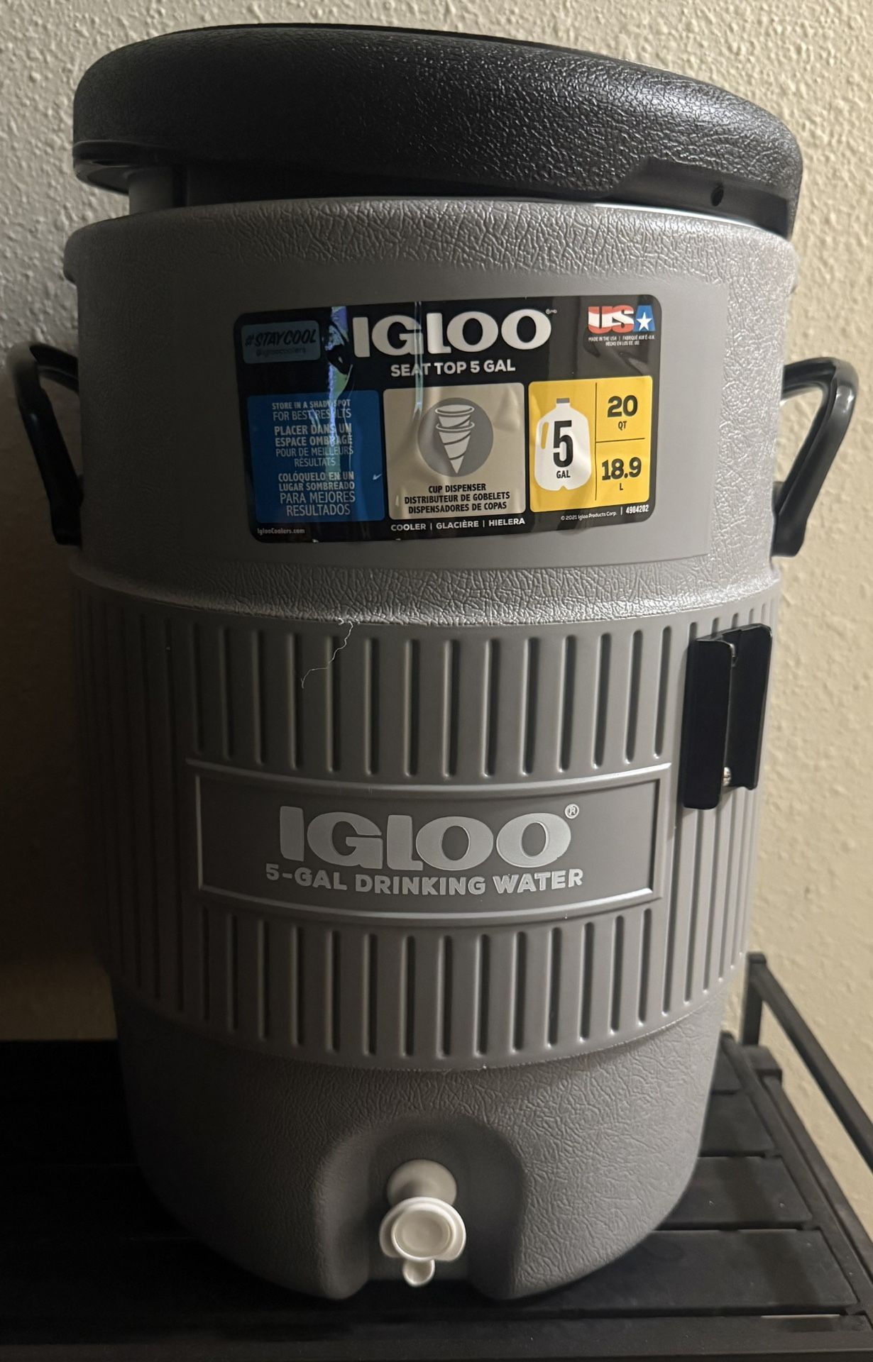 Igloo Drink Cooler