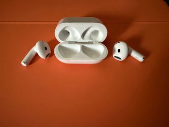 AirPods 4 with ANC