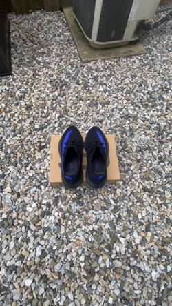 Yeezy 350 Boost V2 (Dazzling Blue)