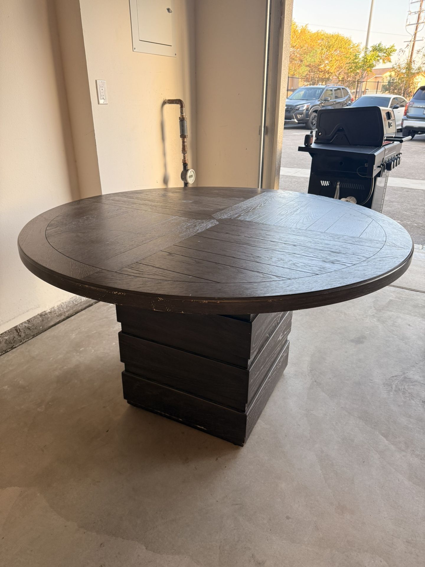 Circle Table With 4 Chairs