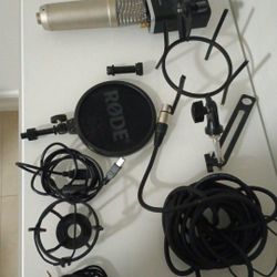 Rode NT1-A Complete Studio Bundle - Mic, Interface, & Accessories