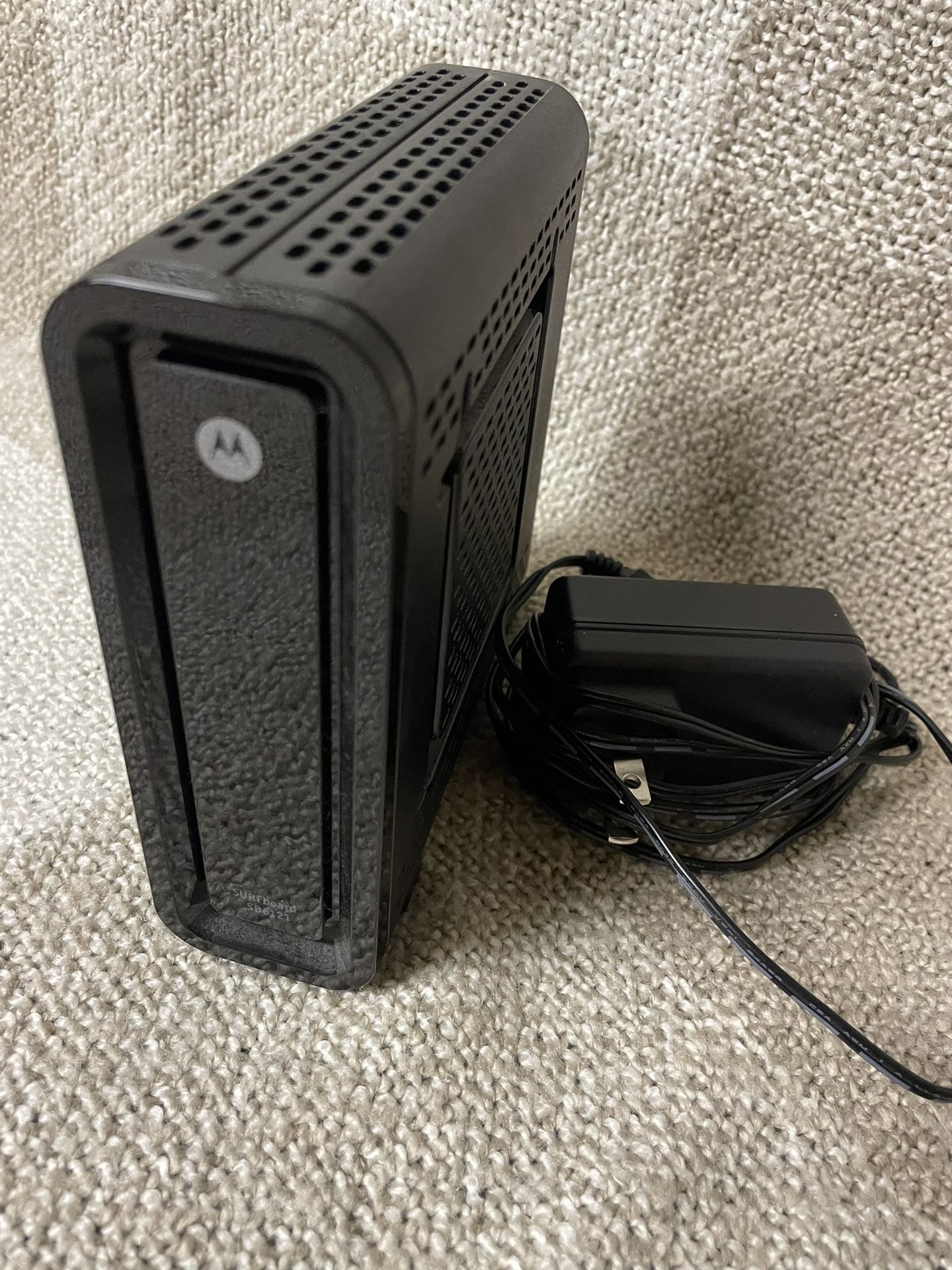 Motorola ARRIS SURFboard SB6121 4x4 DOCSIS 3.0 Cable Modem