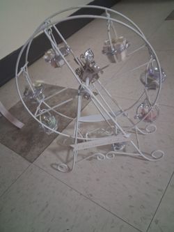 Decorative ferris wheel