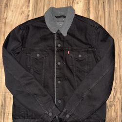 New Men’s Size Medium Levi’s Sherpa Jacket 