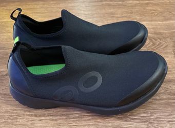 OOFOS  OOMG Sport Low Women’s Shoe.  Size 10