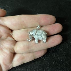 925 Sterling silver Elephant 🐘pendant.