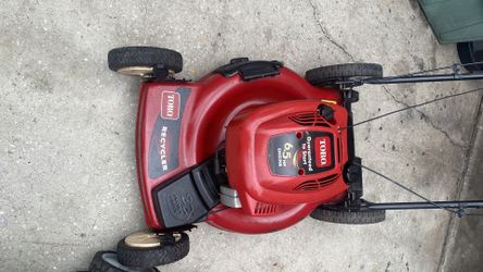 Toro lawnmower 22 inch cut 675 motor big wheel ready to go no issues with this machine it’s self-propelled